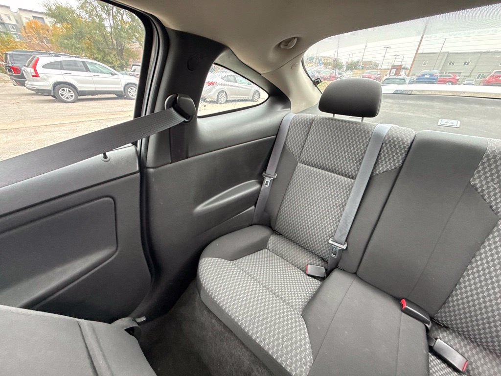 Used 2005 Chevrolet Cobalt LS w/ Preferred Equipment Group FWD image 30