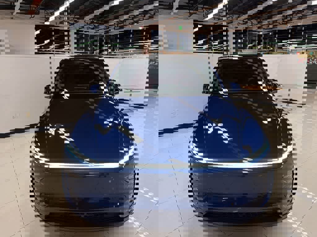 Used 2026 Tesla Model Y AWD image 12