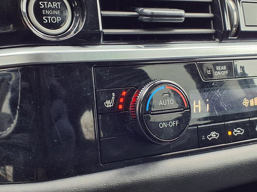 Used 2024 Nissan Pathfinder SV image 29