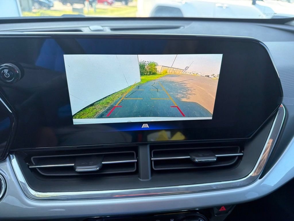 New 2026 Chevrolet Trax LT w/ Driver Confidence Package FWD image 15
