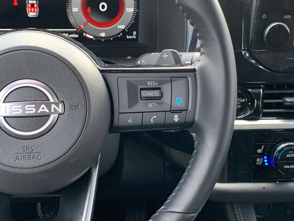 Used 2025 Nissan Pathfinder Platinum AWD/4WD image 14