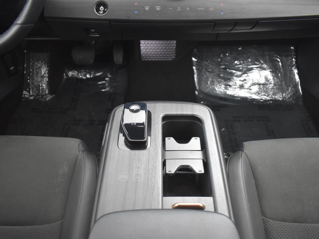 Used 2023 Nissan Ariya AWD image 12