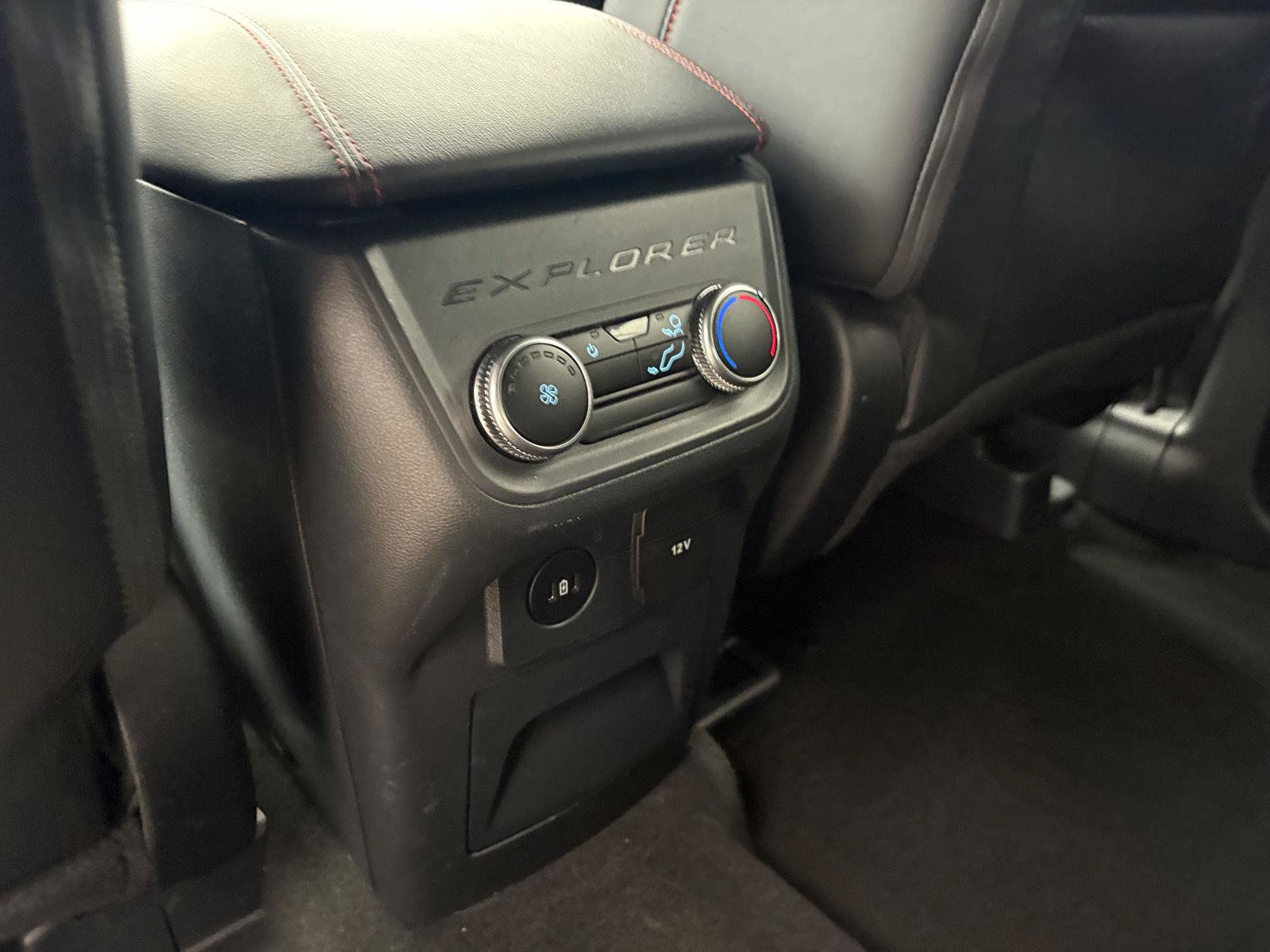 Used 2025 Ford Explorer ST-Line AWD/4WD image 18