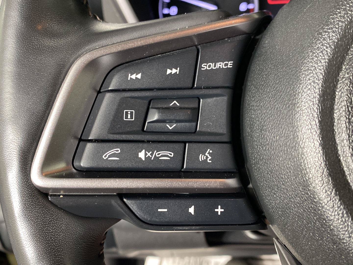 Used 2023 Subaru Ascent Touring AWD/4WD image 25