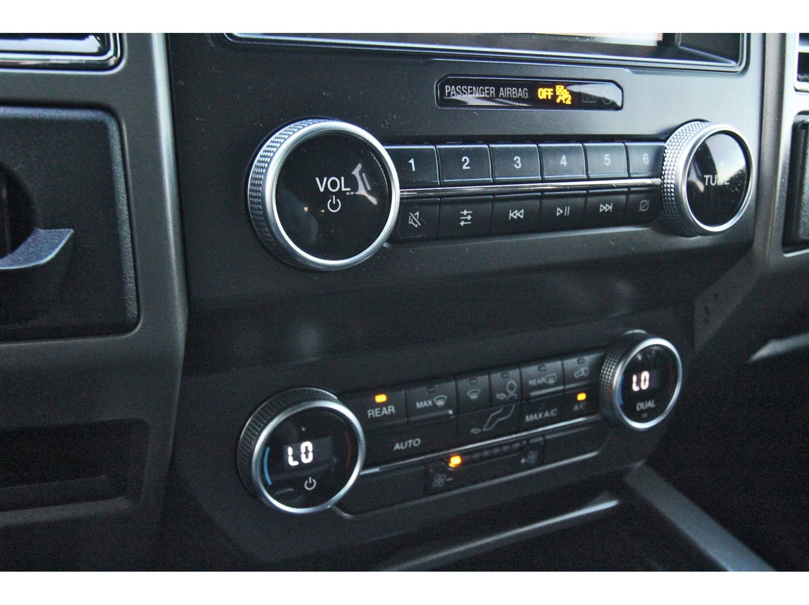 Used 2019 Ford Expedition Max XLT image 25