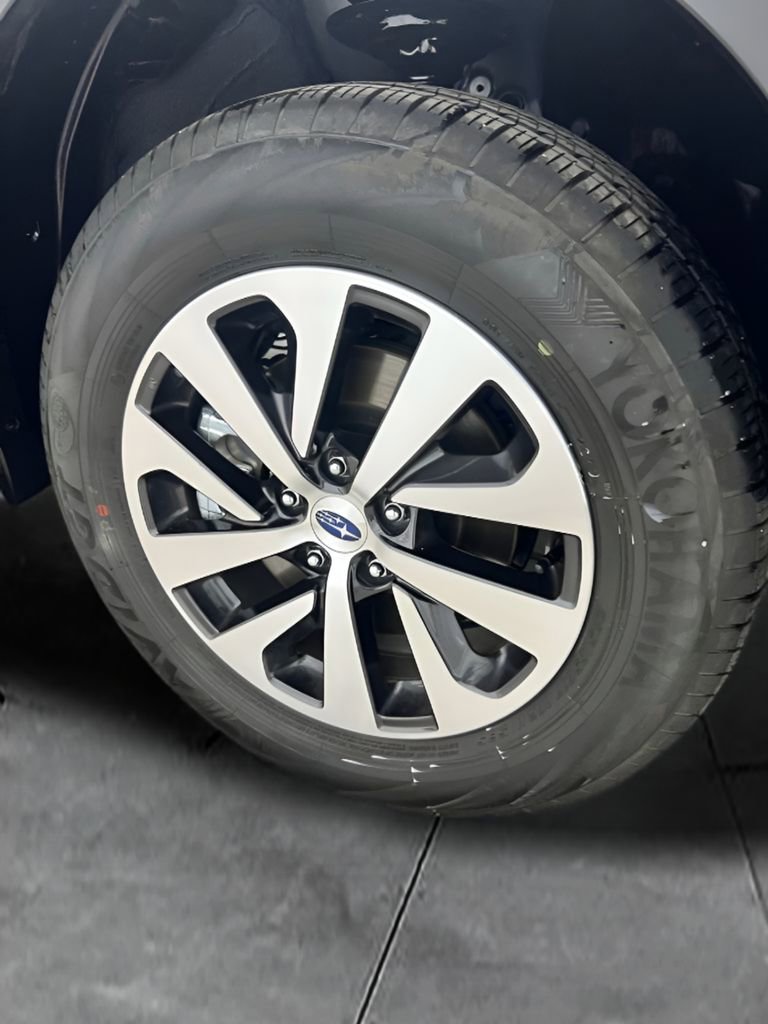 Certified 2025 Subaru Outback Premium w/ Popular Package #1A image 9