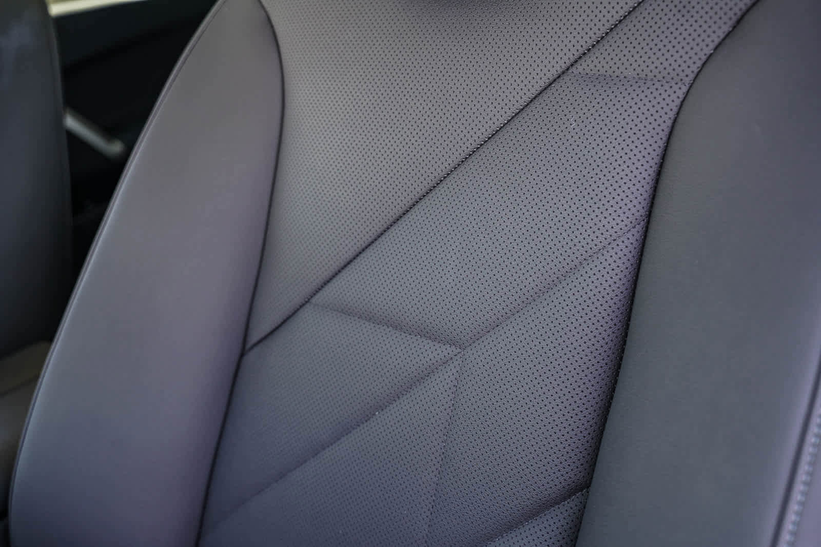 Used 2023 BMW iX xDrive50 w/ Sport Package image 21