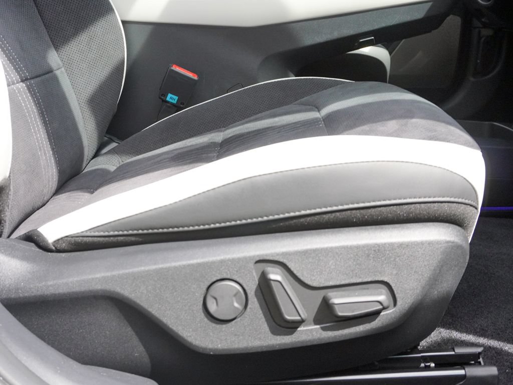 Used 2024 Kia EV6 GT-Line AWD/4WD image 35