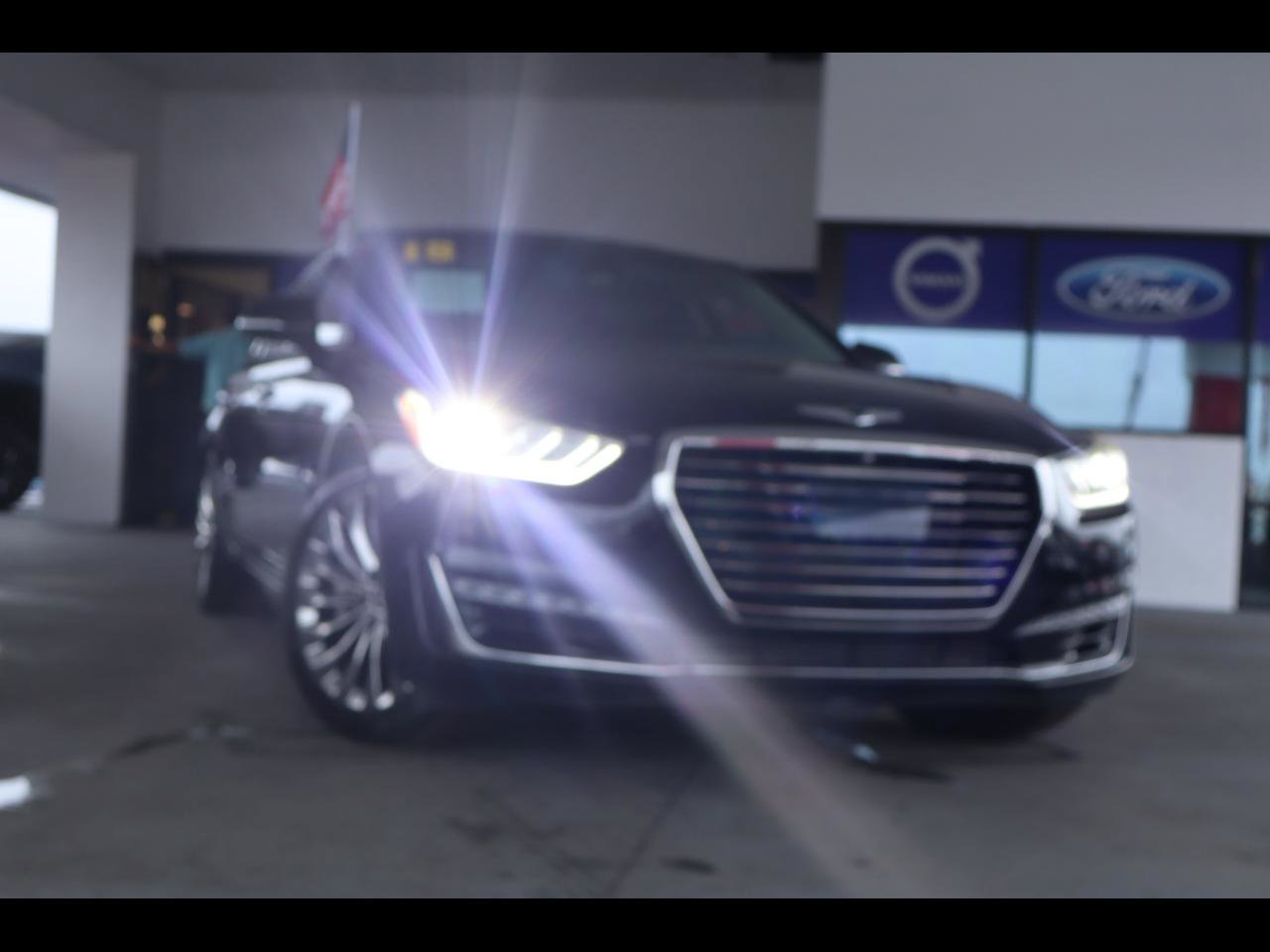 Used 2018 Genesis G90 3.3T Premium RWD image 1