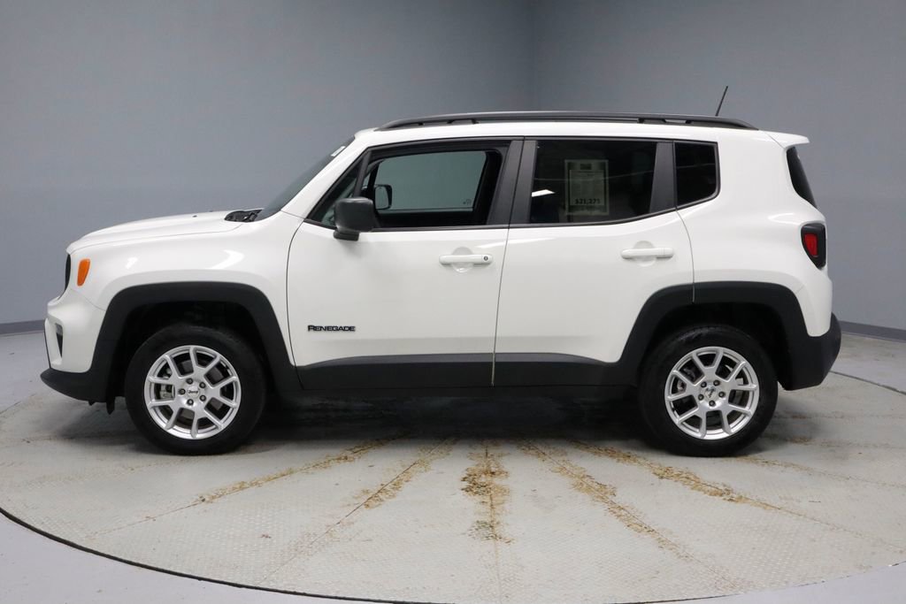 Used 2023 Jeep Renegade Latitude w/ Sun & Fun Group image 7