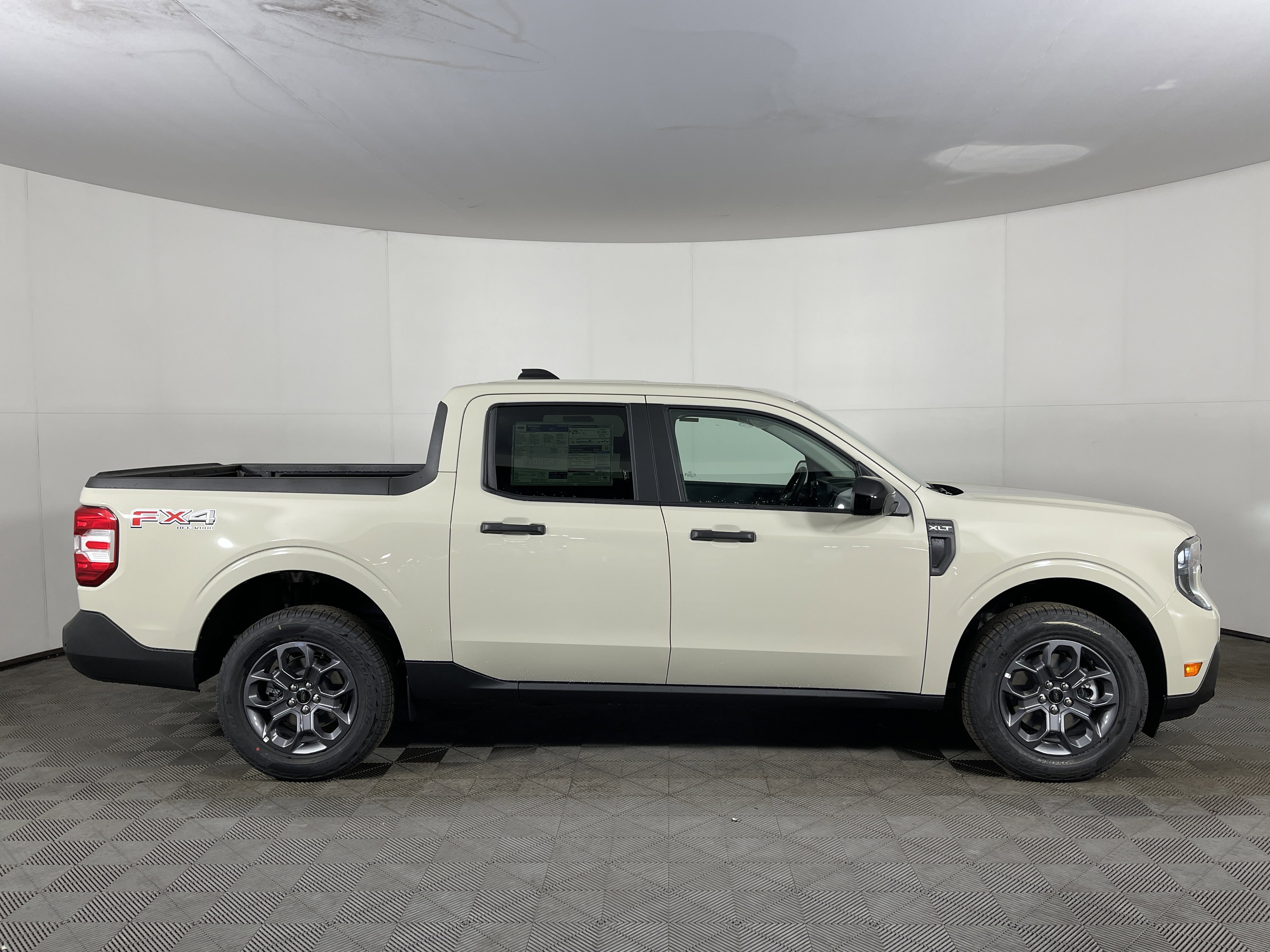 New 2025 Ford Maverick XLT w/ XLT Luxury Package image 5