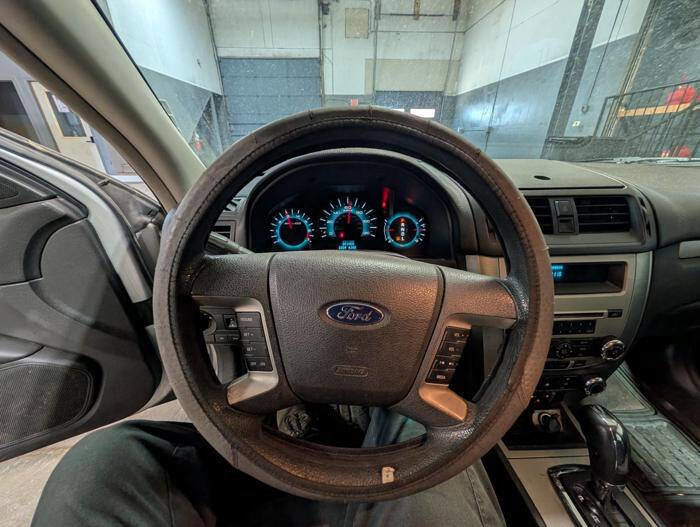 Used 2010 Ford Fusion SE FWD image 33