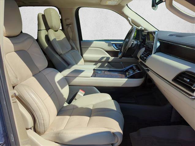 Used 2020 Lincoln Navigator Reserve image 26