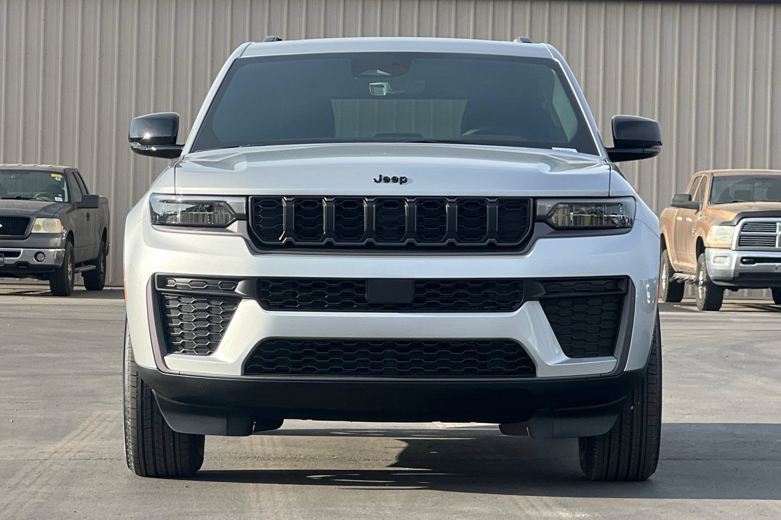 New 2026 Jeep Grand Cherokee Altitude AWD/4WD image 8