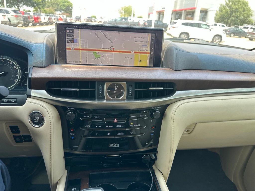 Used 2017 Lexus LX 570 4WD w/ Luxury Package image 11