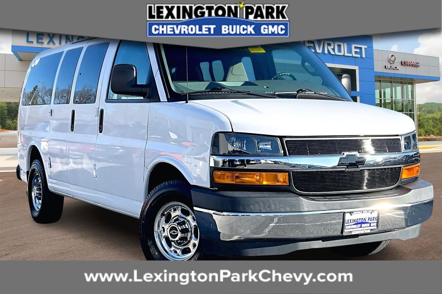 Used 2018 Chevrolet Express 2500 LT w/ LT Preferred Equipment Group image 1