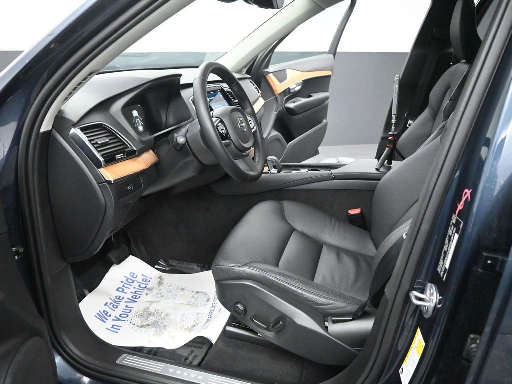 Used 2024 Volvo XC90 B6 Plus image 31
