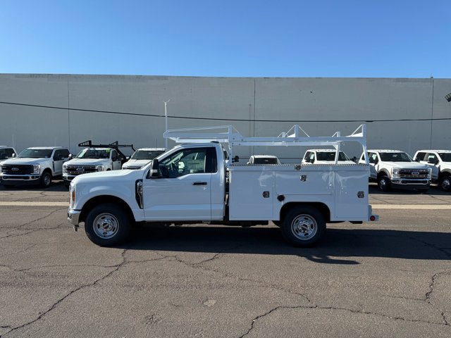 New 2026 Ford F250 XL w/ XL Chrome Package image 4