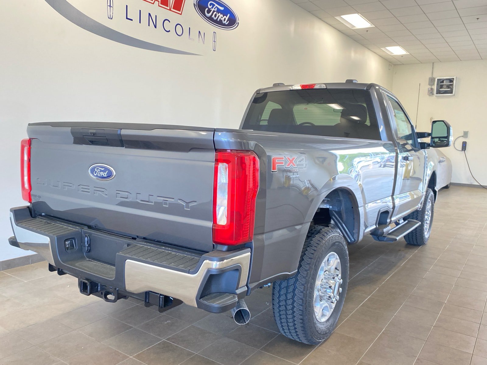 New 2026 Ford F350 XLT w/ FX4 Off-Road Package AWD/4WD image 14