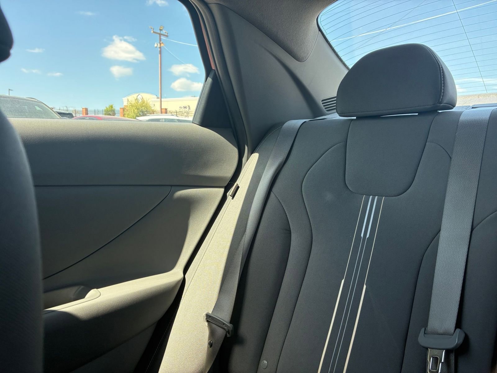 Used 2025 Hyundai Elantra SEL image 35