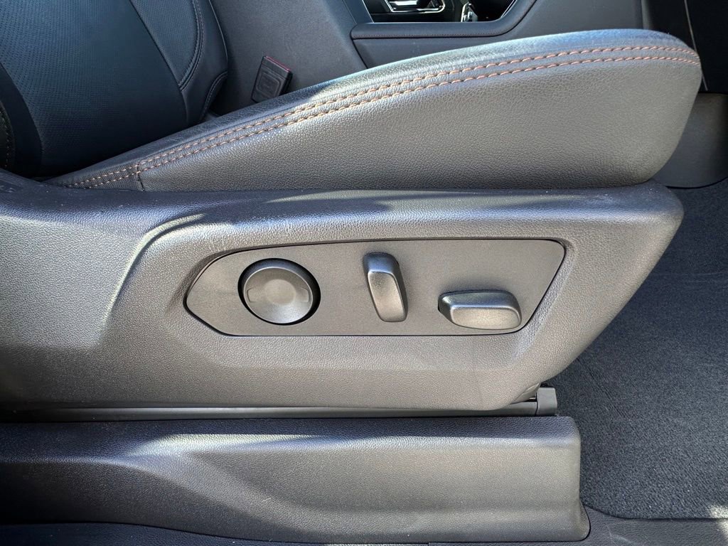 Used 2024 GMC Sierra 2500 AT4 w/ AT4 Premium Plus Package AWD/4WD image 13