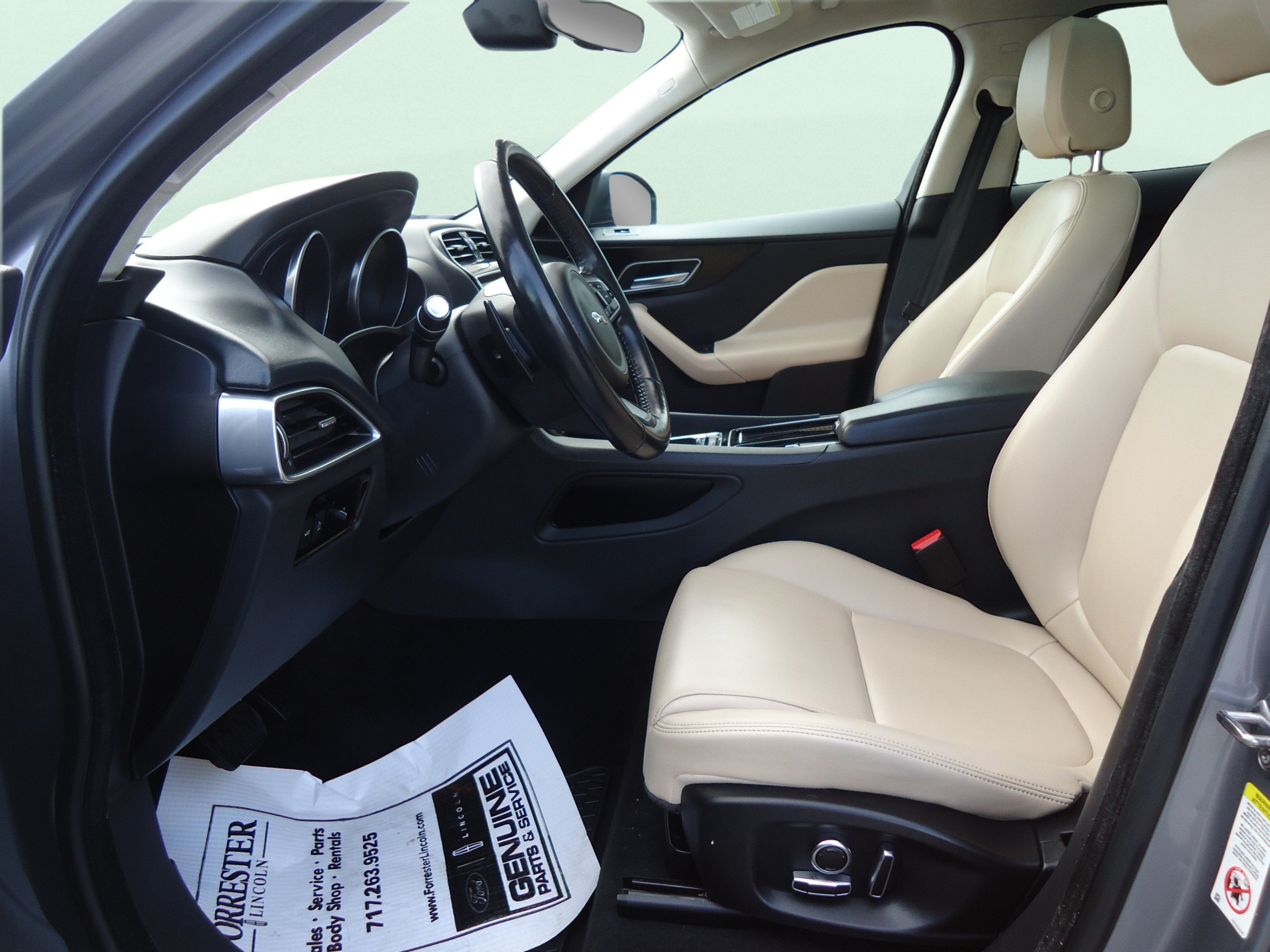 Used 2020 Jaguar F-PACE Premium AWD/4WD image 24