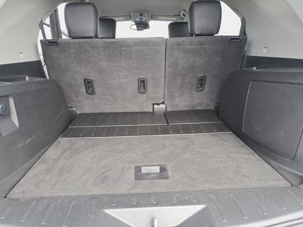 Used 2017 Chevrolet Equinox Premier w/ Enhanced Convenience Package FWD image 12