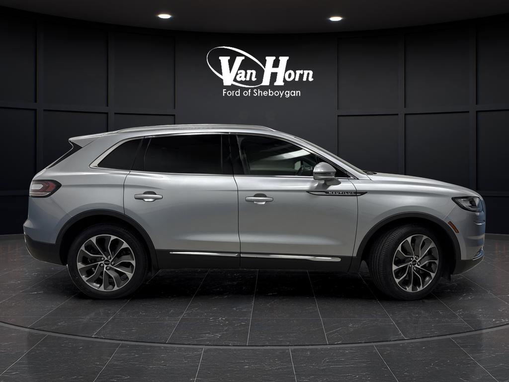 Used 2022 Lincoln Nautilus Reserve image 2