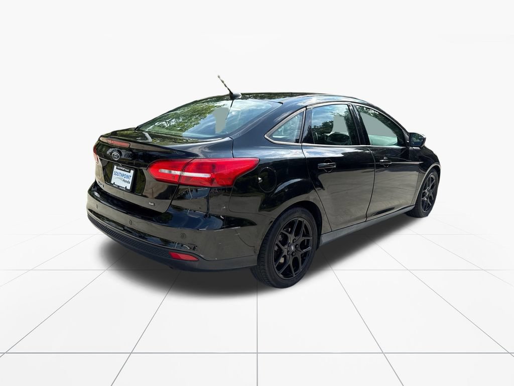Used 2016 Ford Focus SE w/ Equipment Group 201A FWD image 8