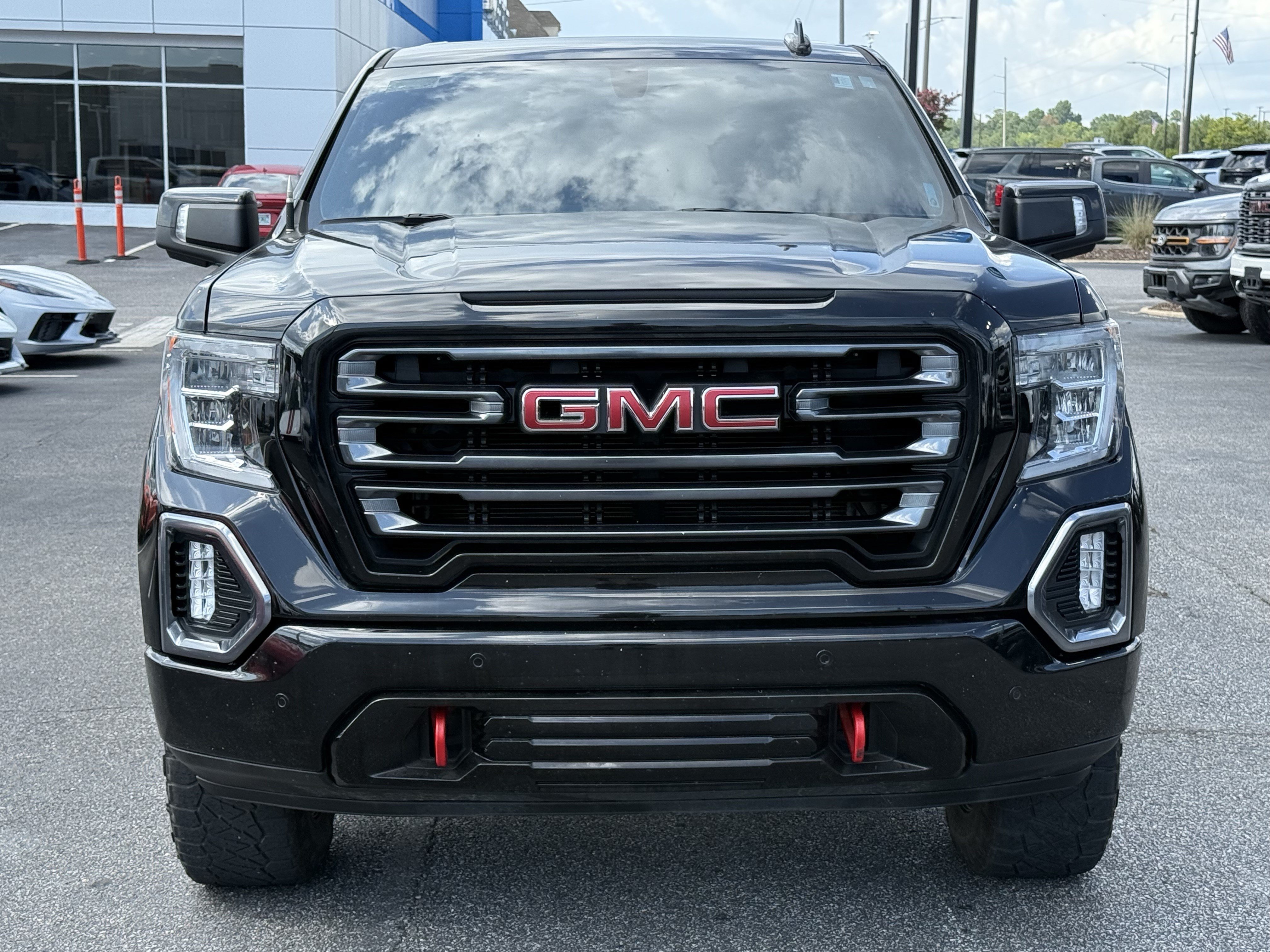 Used 2020 GMC Sierra 1500 AT4 w/ AT4 Premium Package AWD/4WD image 3
