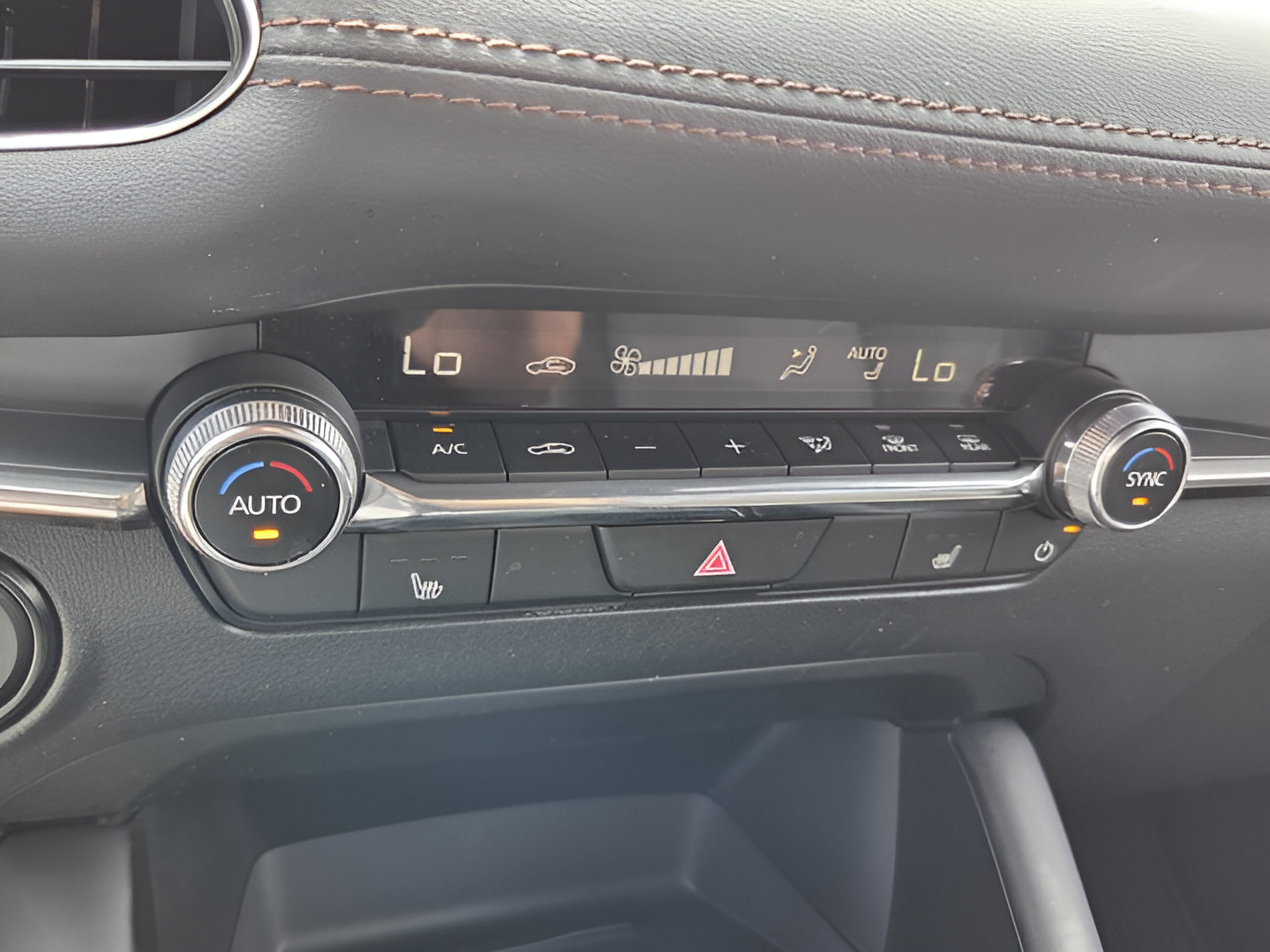 Used 2024 MAZDA MAZDA3 s FWD image 21