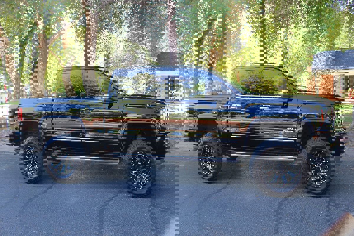 Used 2018 GMC Sierra 1500 Denali w/ Denali Ultimate Package image 3