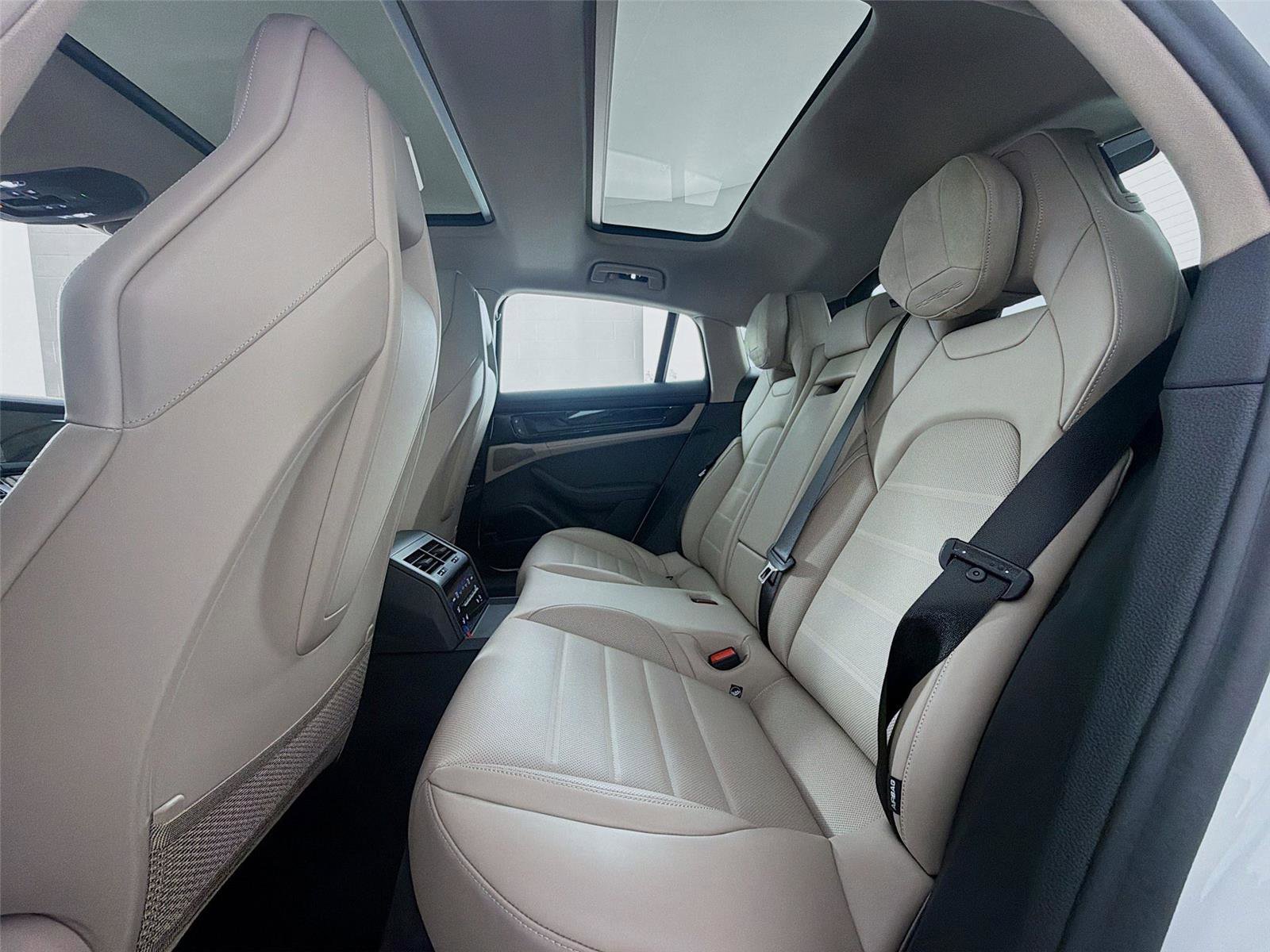 New 2026 Porsche Panamera 4 image 15