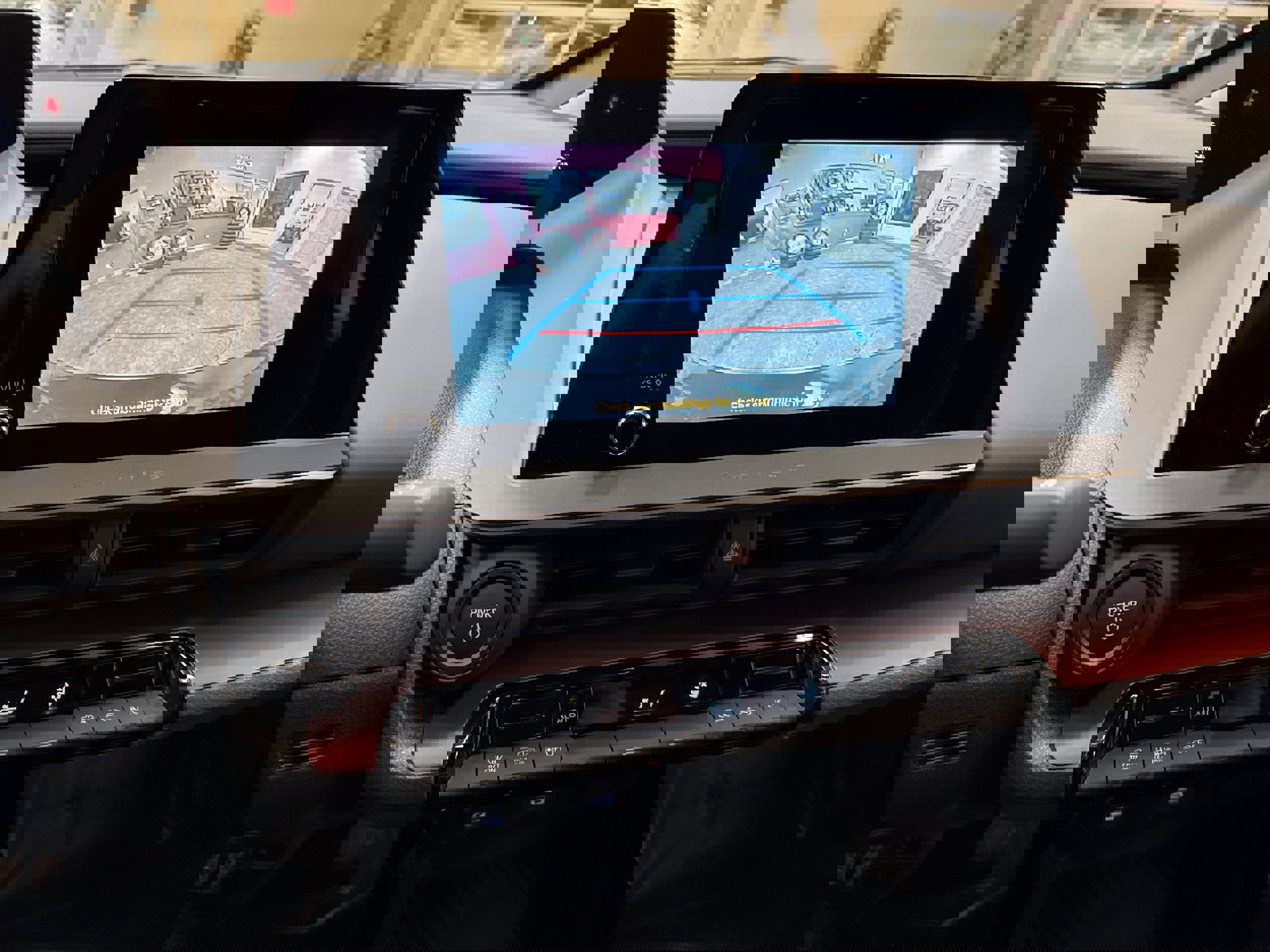 Used 2025 Toyota Prius SE image 36