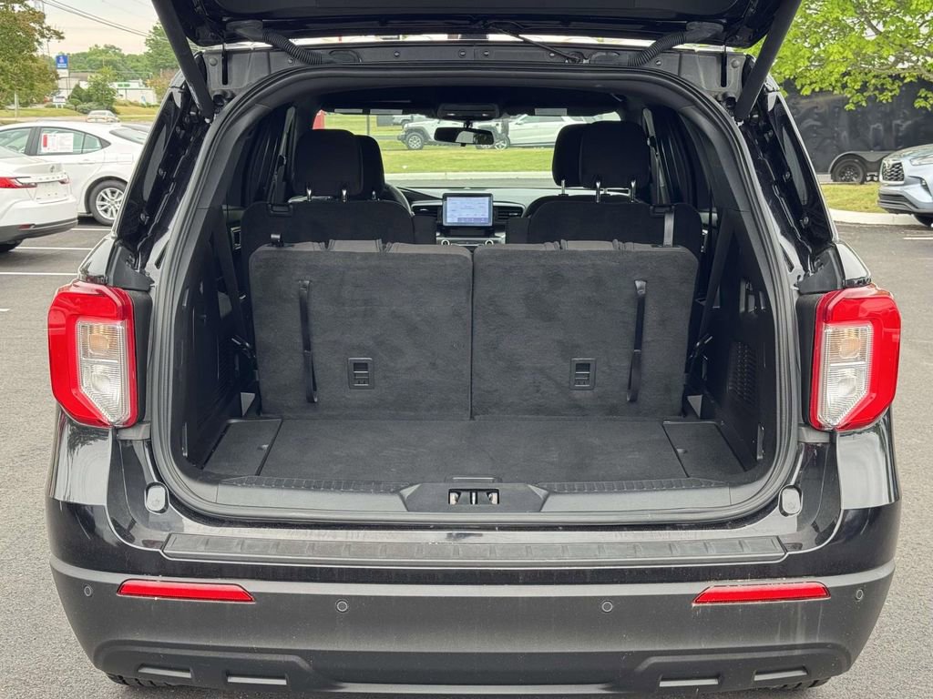 Used 2020 Ford Explorer XLT w/ Comfort Package AWD/4WD image 16
