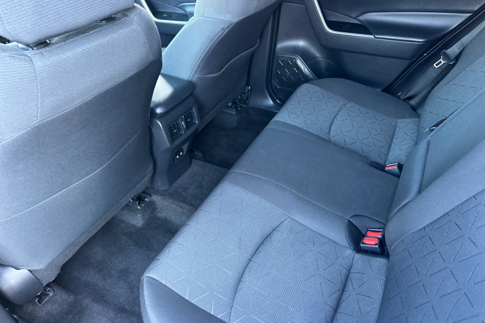 Used 2021 Toyota RAV4 XLE w/ Carpet Mat Package (TMS) image 11