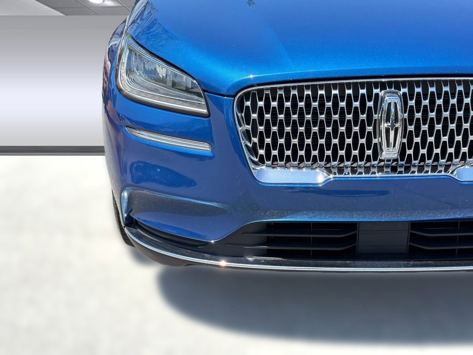 Used 2020 Lincoln Corsair FWD w/ Premium Package image 11