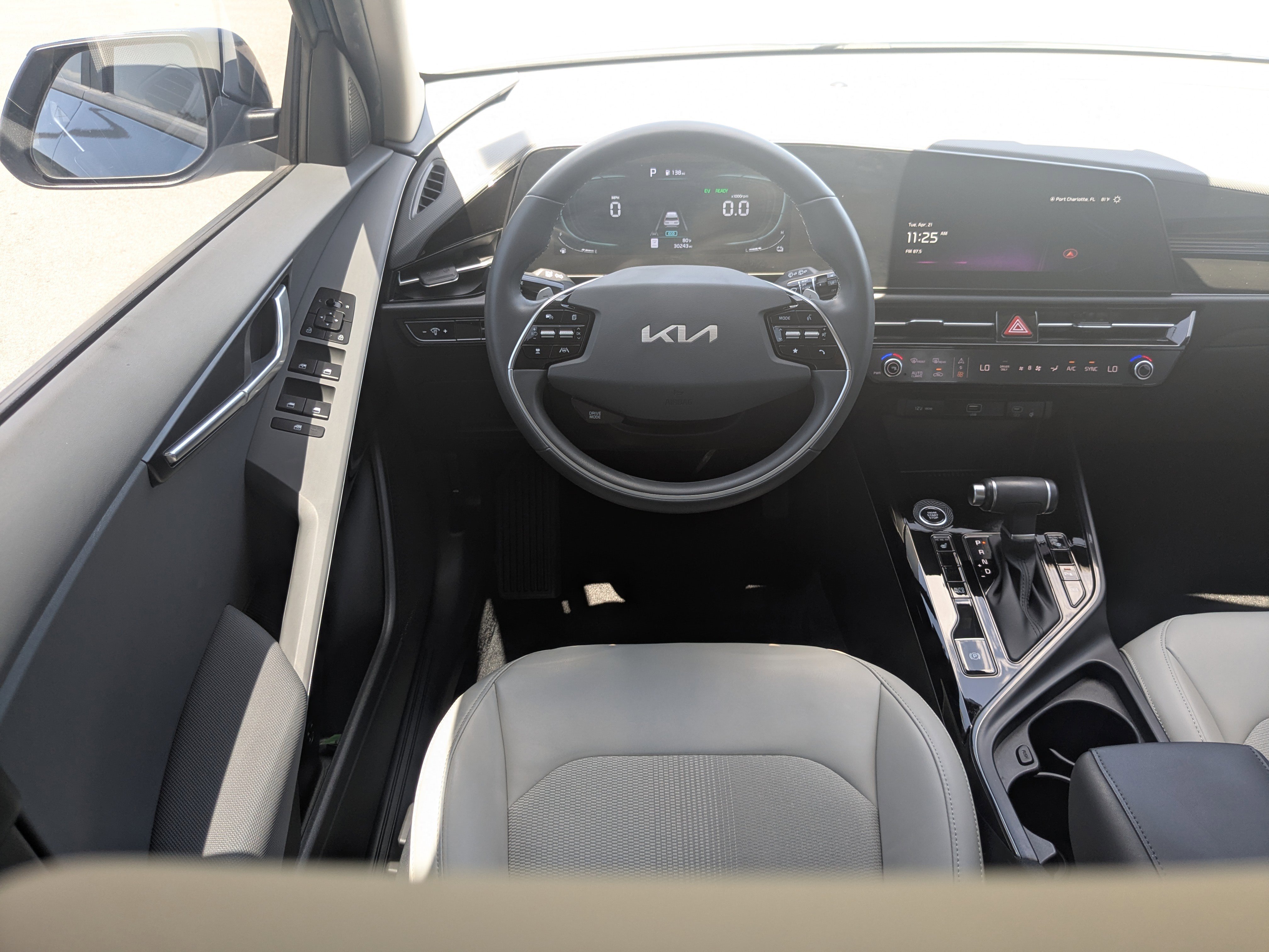 Certified 2024 Kia Niro EX FWD image 18
