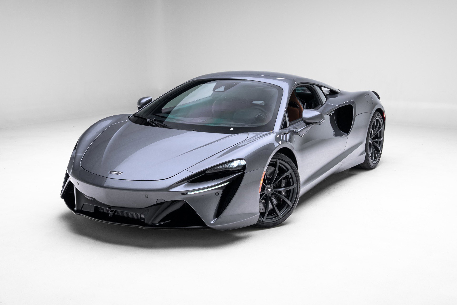 Used 2023 McLaren Artura image 24