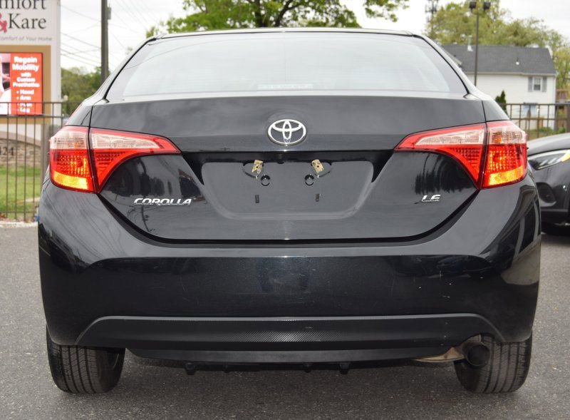 Used 2019 Toyota Corolla LE FWD image 13