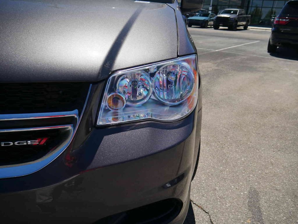 Used 2016 Dodge Grand Caravan SE FWD image 20