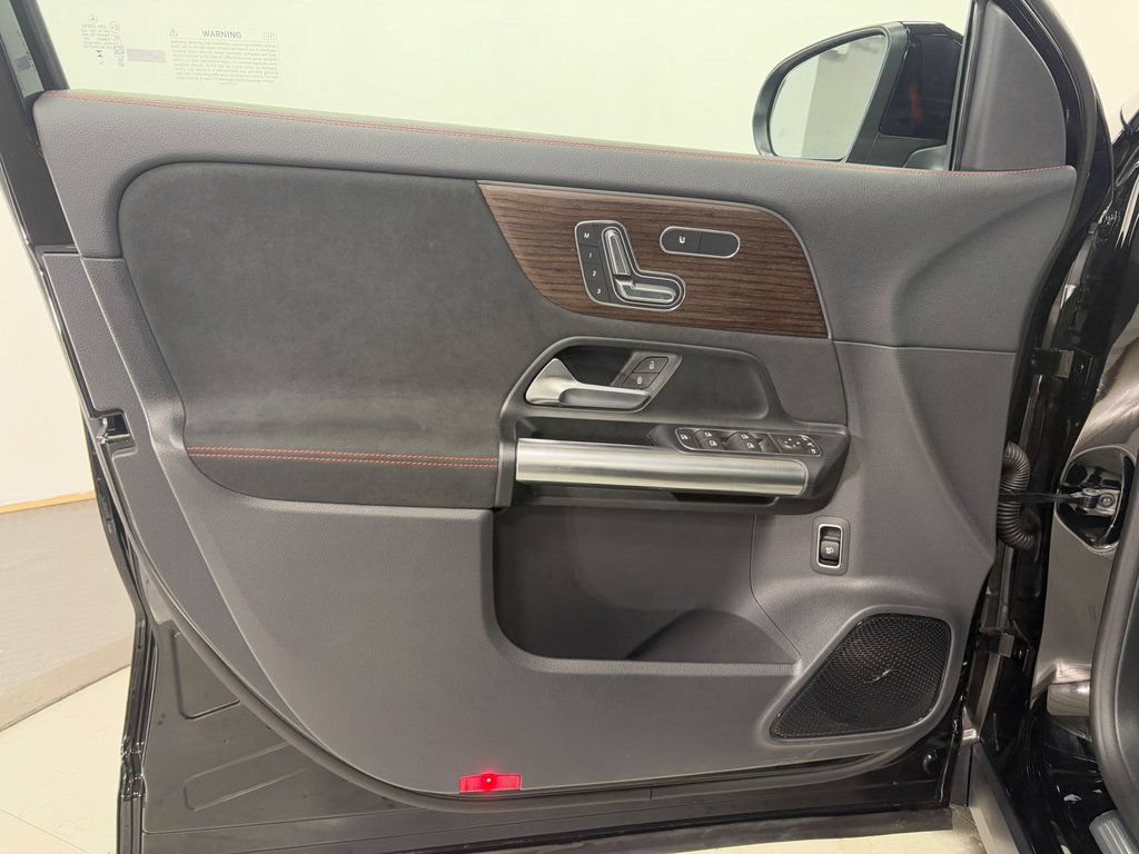 Used 2026 Mercedes-Benz GLA 250 4MATIC image 5