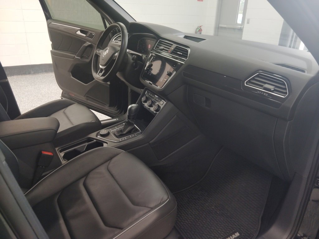Used 2020 Volkswagen Tiguan SEL Premium R-Line w/ 3rd Row Seat Package image 20