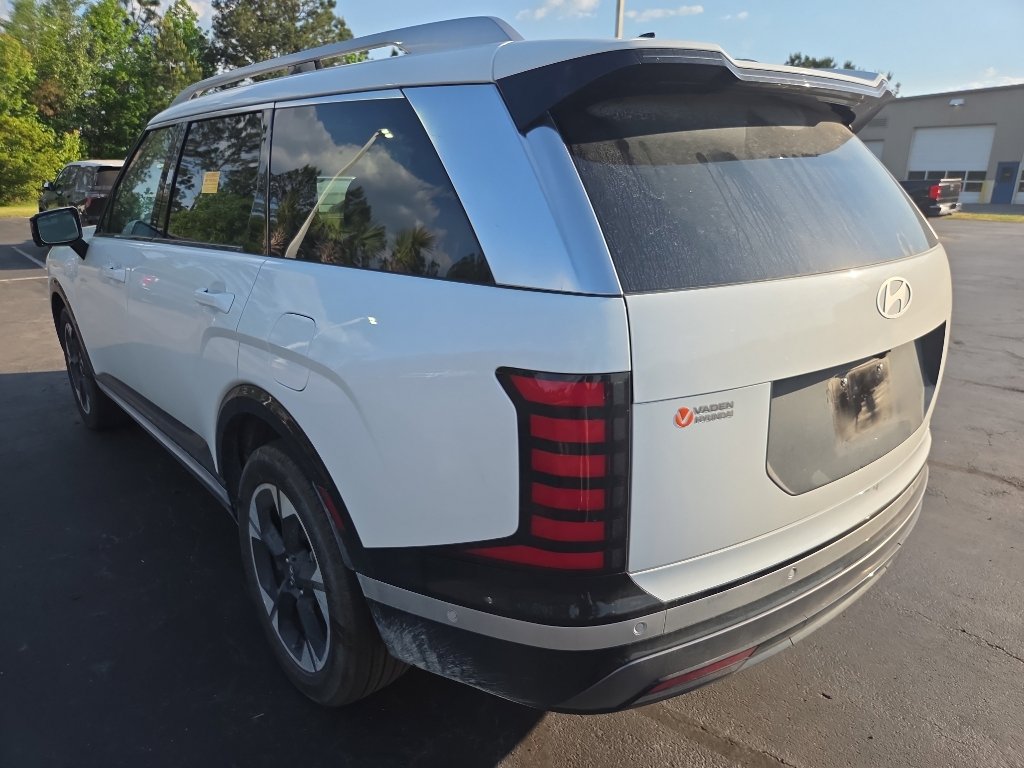 Used 2026 Hyundai Palisade Limited image 4