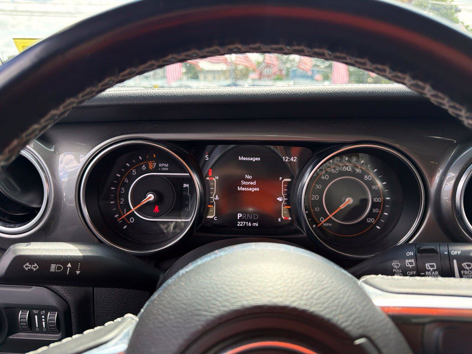Used 2022 Jeep Wrangler Unlimited Sahara AWD/4WD image 28