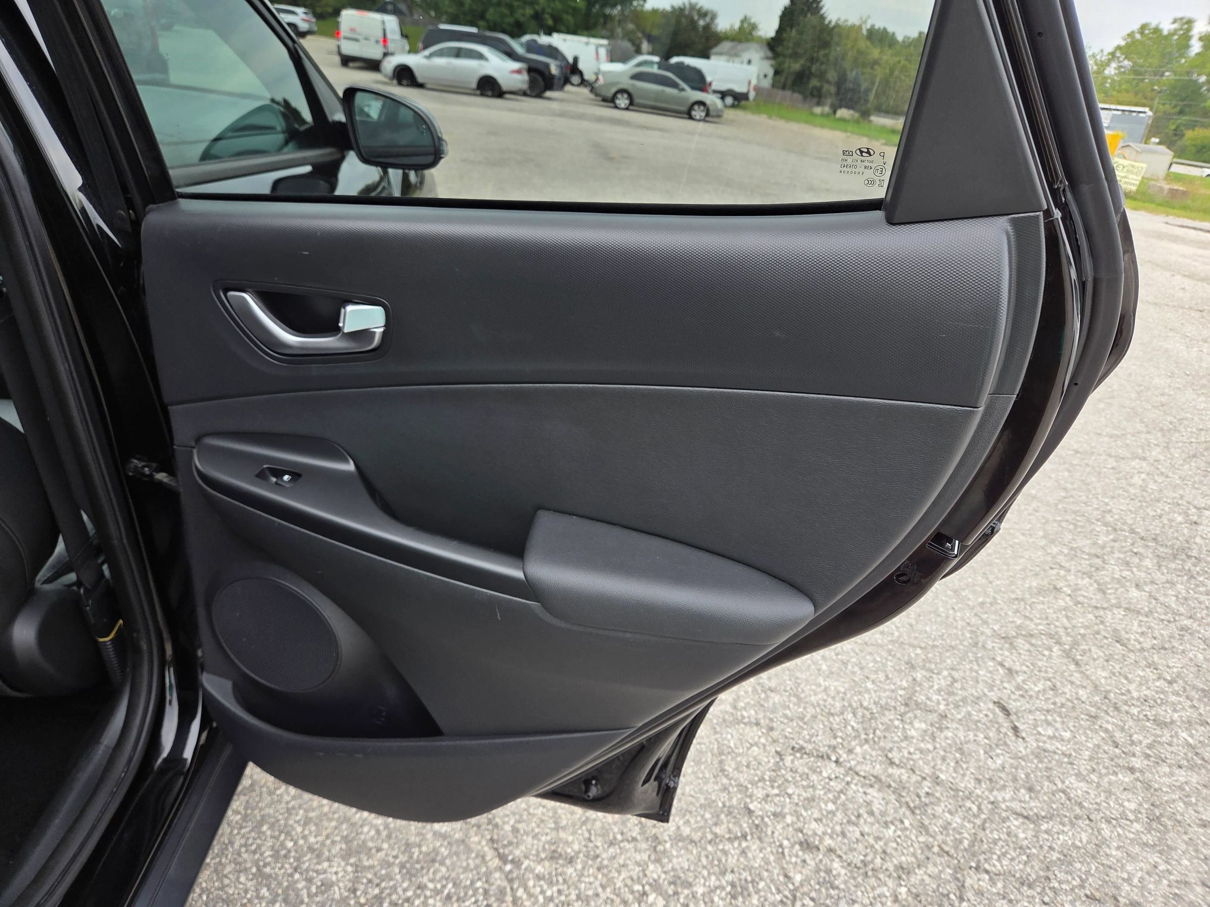 Used 2022 Hyundai Kona Limited FWD image 24