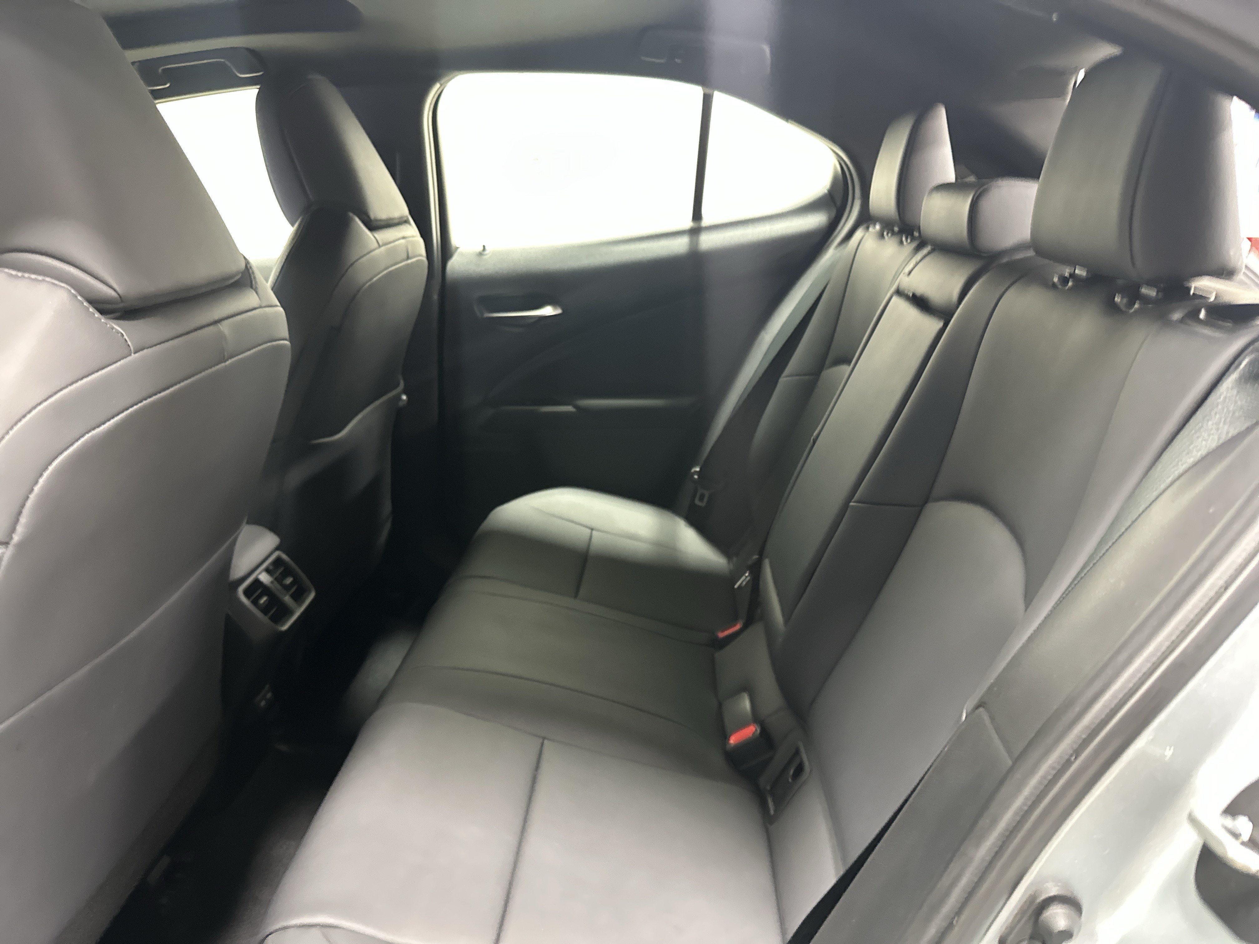 Certified 2023 Lexus UX 250h F Sport w/ Accessory Package (Z2) AWD/4WD image 31