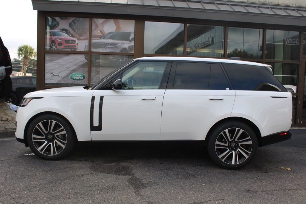 Used 2023 Land Rover Range Rover SE image 10