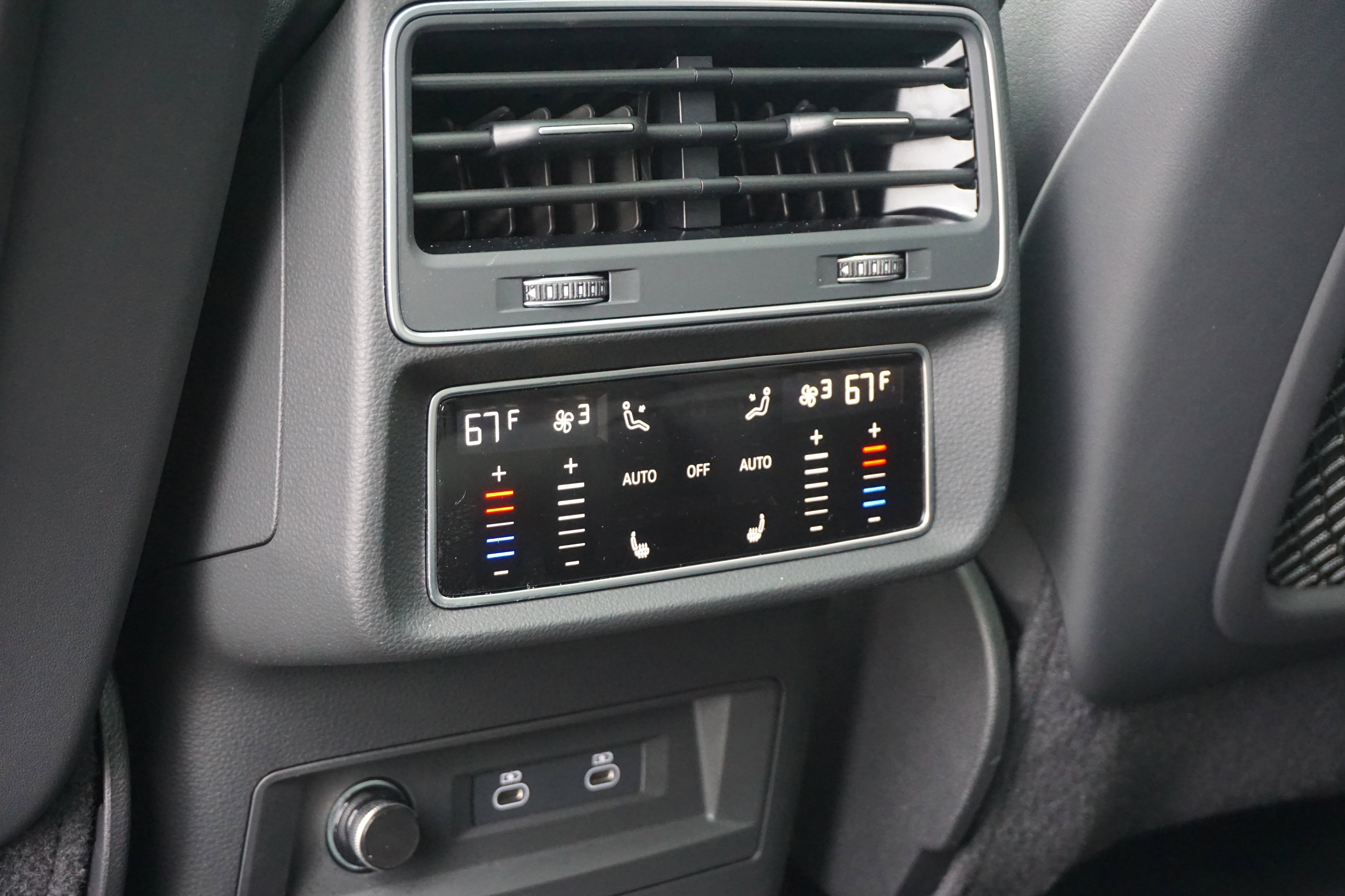 Certified 2025 Audi Q7 3.0T Premium Plus image 16