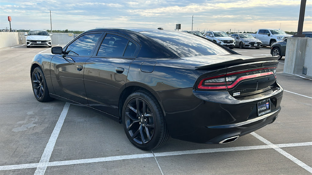 Used 2021 Dodge Charger SXT w/ Blacktop Package RWD image 11
